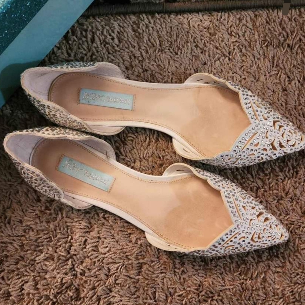 Betsey Johnson Flats